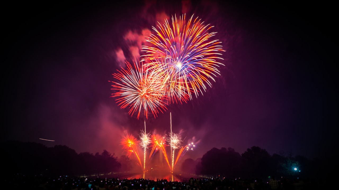 お祭り・花火大会のライブ配信2026|地域イベントを全国に届ける屋外中継の実務