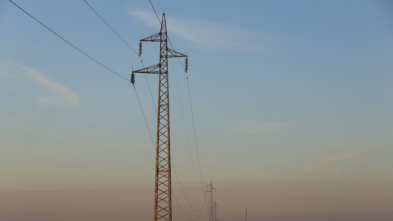 屋外撮影・配信の電源計画2026|バッテリーと発電機で止めないための準備